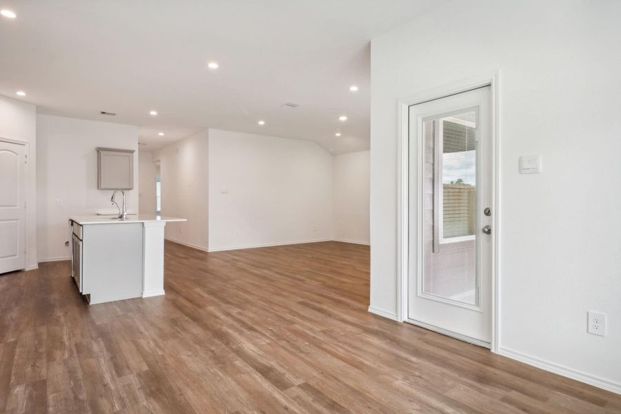 Spacious, unfurnished interior of a new home in Grand Pines, Magnolia (Image 10).