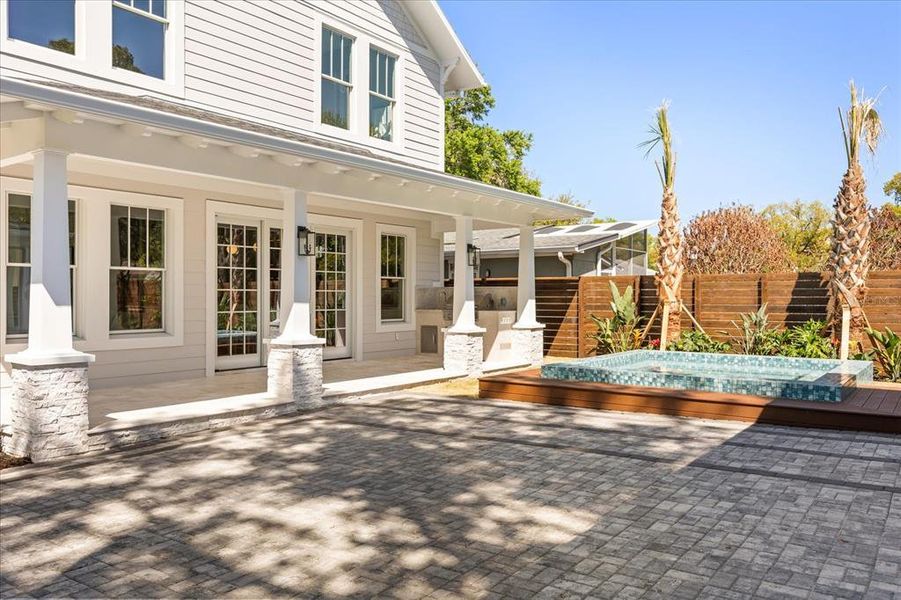 Exterior details and patio area of a home in , Orlando (Image 23).