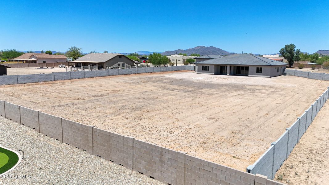 DRONE (17) DRONE (17)