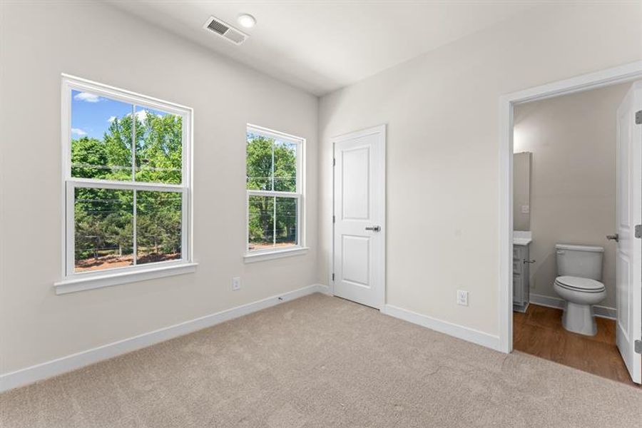 Spacious, unfurnished interior of a new home in Ashmore Square, Charlotte (Image 16). Spacious, unfurnished interior of a new home in Ashmore Square, Charlotte (Image 16).