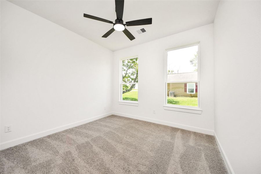 Spacious, unfurnished interior of a new home in , Hempstead (Image 26).