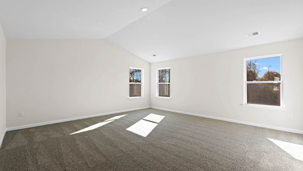 Spacious, unfurnished interior of a new home in Hunters Ridge, Woodruff (Image 25).