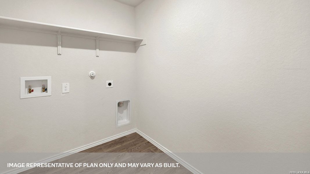 Spacious, unfurnished interior of a new home in Swenson Heights, Seguin (Image 18).