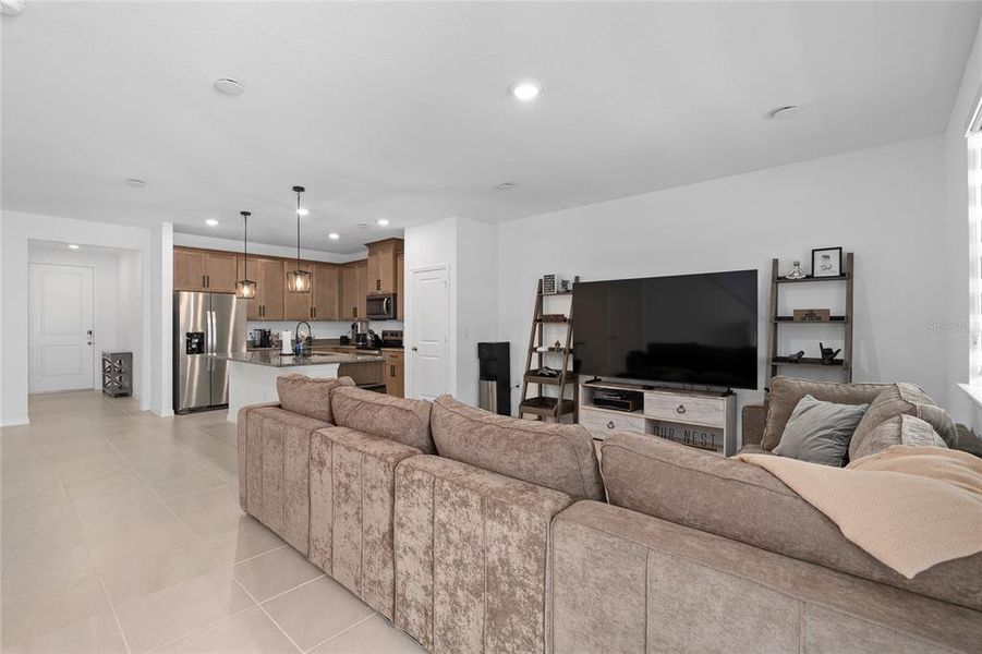 Furnished interior view inside a new home in Aulin Square, Oviedo (Image 11).