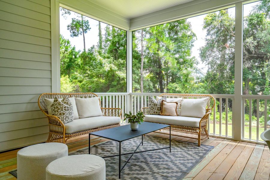 Exterior details and patio area of a home in , Wando (Image 36).