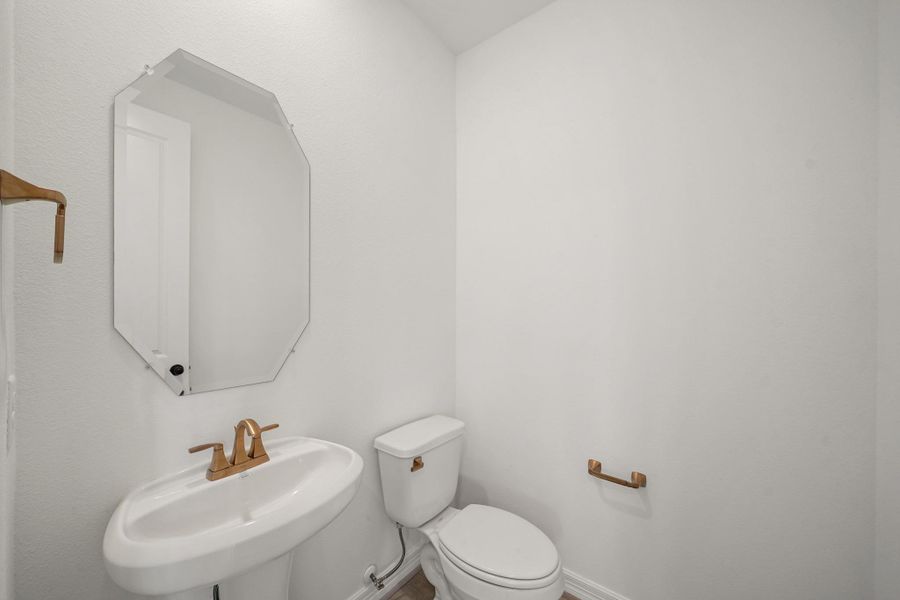 Note: Sample product photo. Actual exterior and interior selections may vary by homesite. Photo may be virtually staged