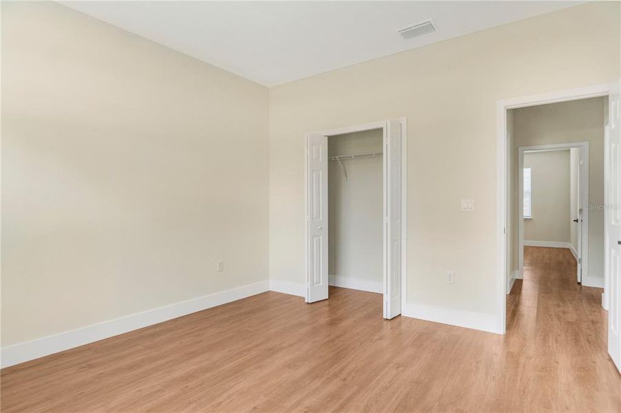 Spacious, unfurnished interior of a new home in , Ocala (Image 18).