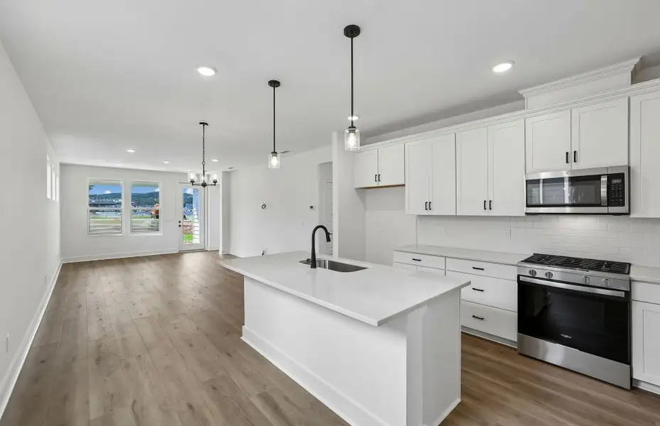 Furnished interior view inside a new home in Del Webb Barton Village, Lebanon (Image 10).