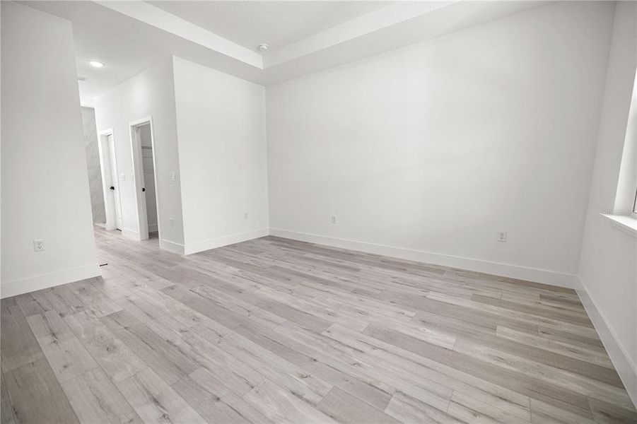 Spacious, unfurnished interior of a new home in , Ocala (Image 14).