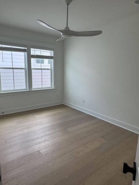Spacious, unfurnished interior of a new home in Central Park, Charleston (Image 14).