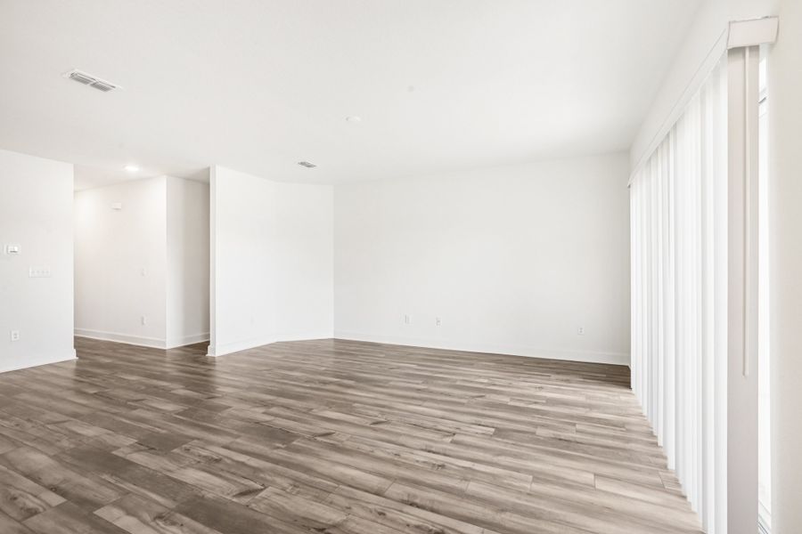 Spacious, unfurnished interior of a new home in Spring Hill, Spring Hill (Image 24).
