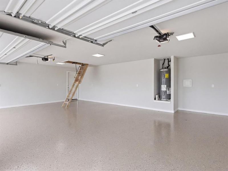 Spacious, unfurnished interior of a new home in , Granbury (Image 32).