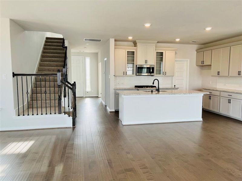 Image 7 of a home in Old Seabrook Village.