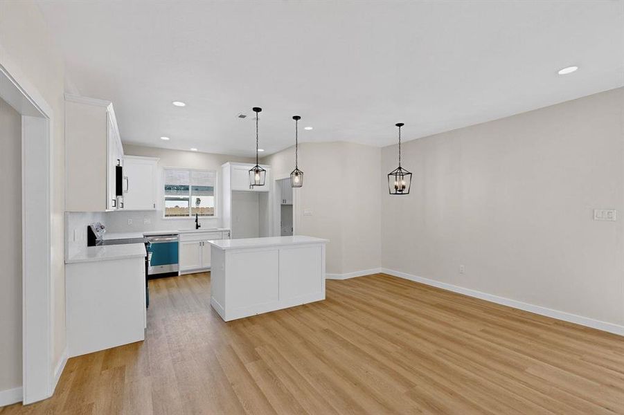 Spacious, unfurnished interior of a new home in , Rice (Image 24).