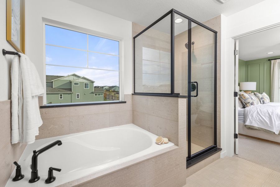12736 Bend - Primary Bathroom
