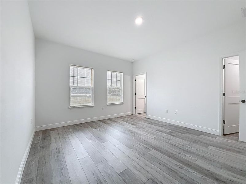 Spacious, unfurnished interior of a new home in , Ocala (Image 33).