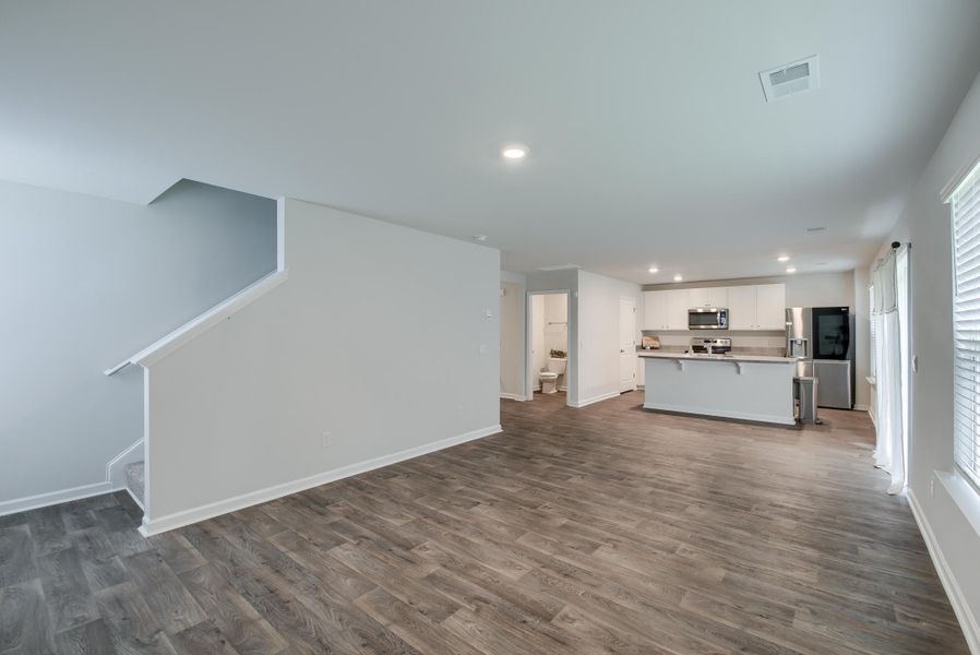 Spacious, unfurnished interior of a new home in Stone Ridge, Moncks Corner (Image 38).