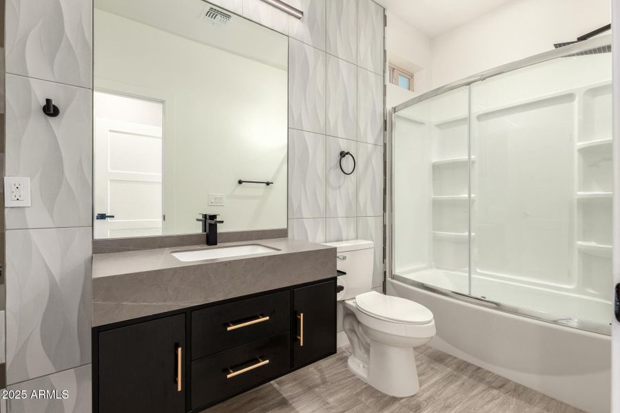 30 - Western Star 24825