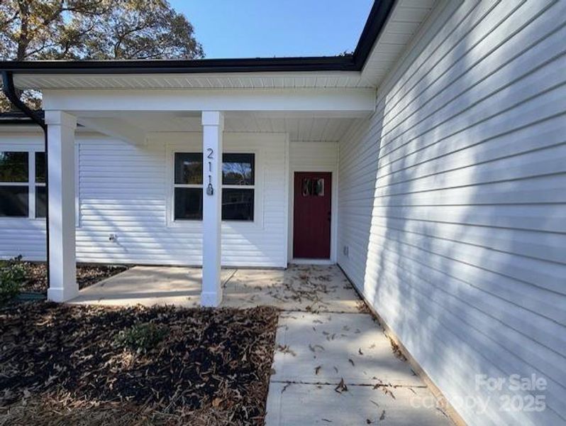 Exterior details and patio area of a home in , Gastonia (Image 3).