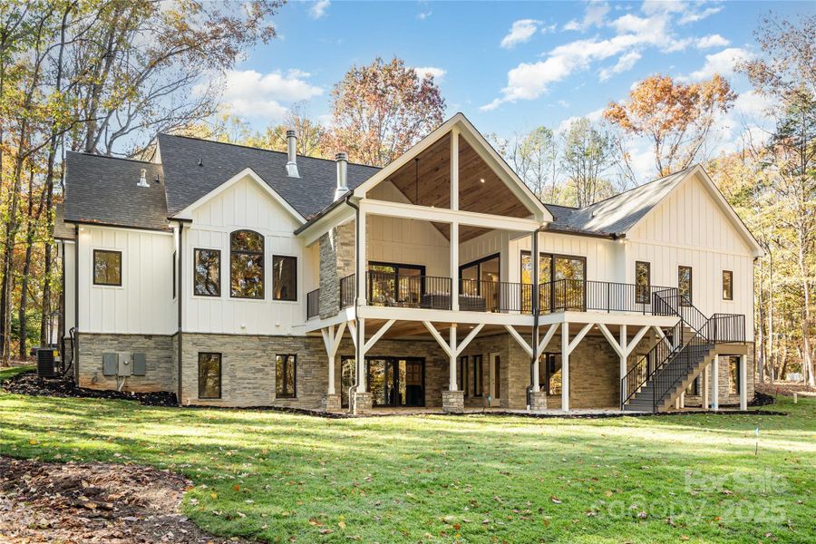 Image 36 of a home in .