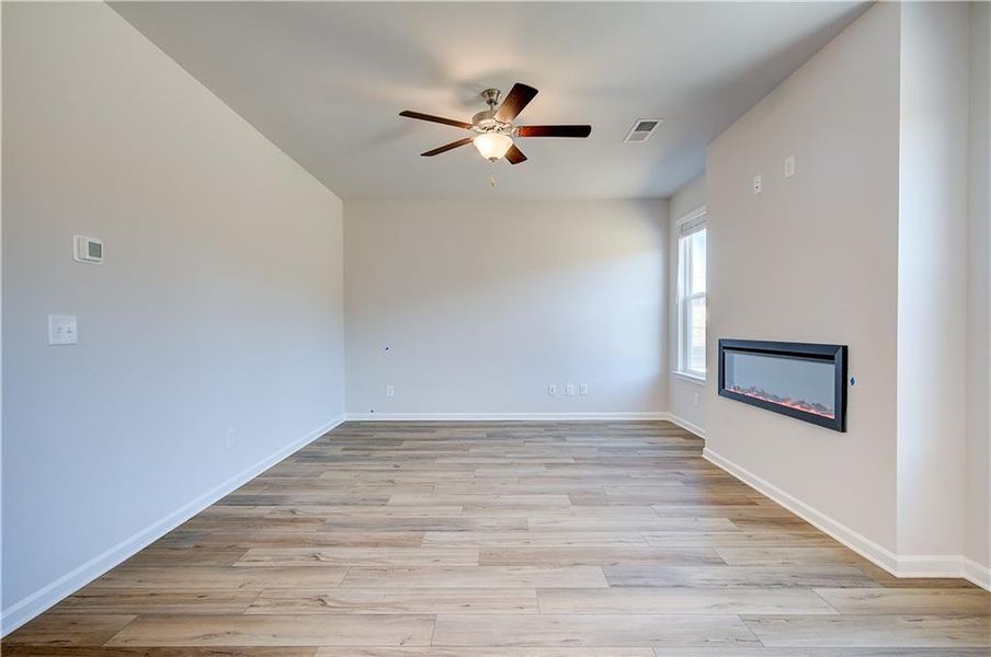 Spacious, unfurnished interior of a new home in Chapel Hill, Newnan (Image 19).