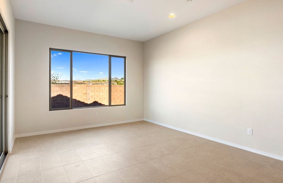 Spacious, unfurnished interior of a new home in Vistoso Canyon Estates, Oro Valley (Image 15).