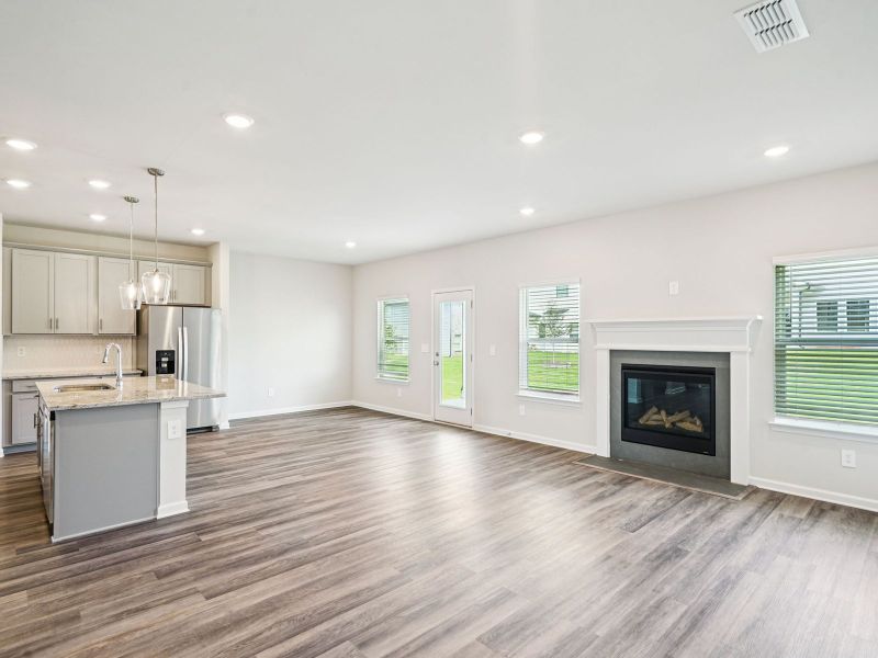 Spacious, unfurnished interior of a new home in Creekside at Oxford Park, Fairburn (Image 12).