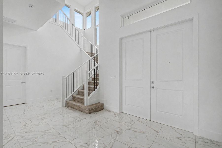 Spacious, unfurnished interior of a new home in , Davie (Image 41).
