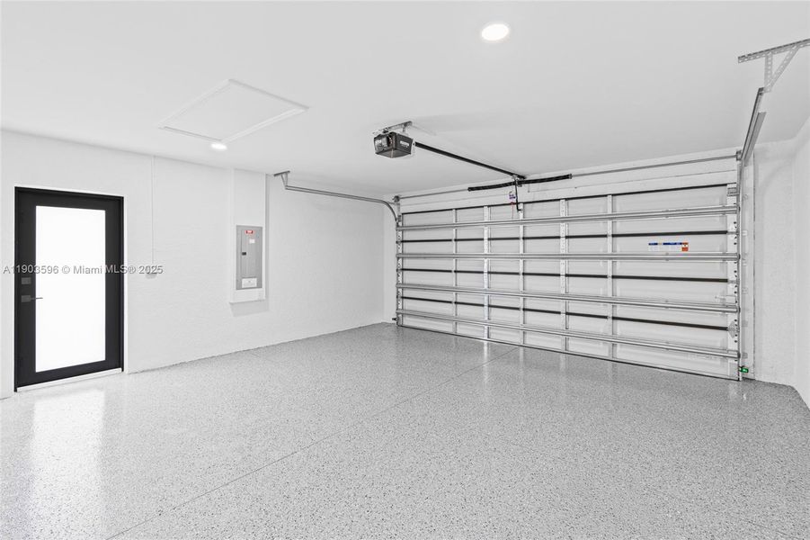 Spacious, unfurnished interior of a new home in , Lehigh Acres (Image 17).