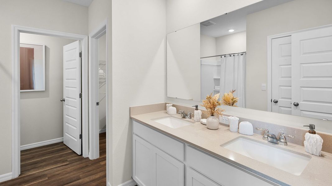 Furnished interior view inside a new home in Sun N Lake, Sebring (Image 19).