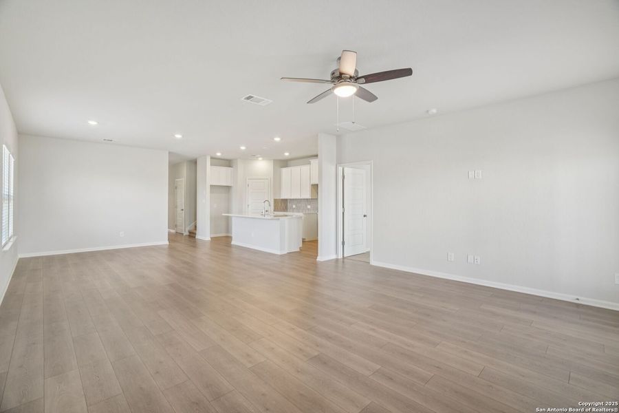 Spacious, unfurnished interior of a new home in Arcadia Ridge - Premier Series, San Antonio (Image 15). Spacious, unfurnished interior of a new home in Arcadia Ridge - Premier Series, San Antonio (Image 15).
