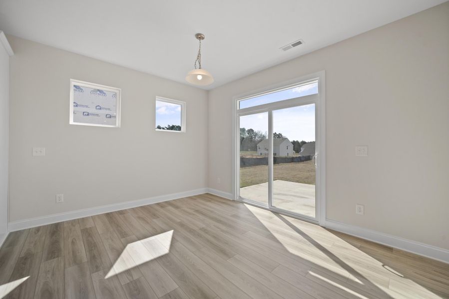 Spacious, unfurnished interior of a new home in Oakley Pointe, Moncks Corner (Image 15).