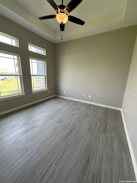 Spacious, unfurnished interior of a new home in , La Vernia (Image 22).