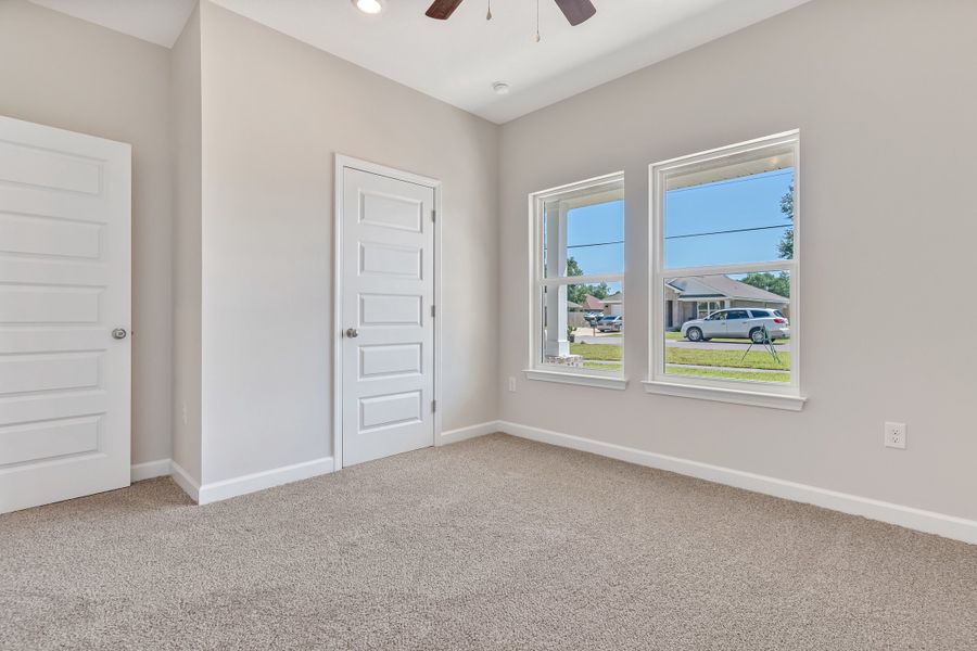 Spacious, unfurnished interior of a new home in Oak Hollow, Crestview (Image 36).