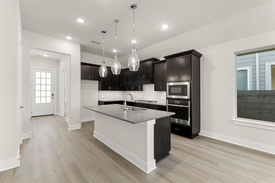 09. 3117 Eddington - Kitchen (2) 09. 3117 Eddington - Kitchen (2)