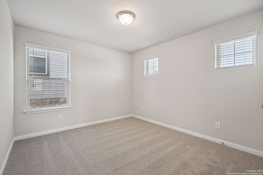 Spacious, unfurnished interior of a new home in Comanche Ridge, San Antonio (Image 27). Spacious, unfurnished interior of a new home in Comanche Ridge, San Antonio (Image 27).