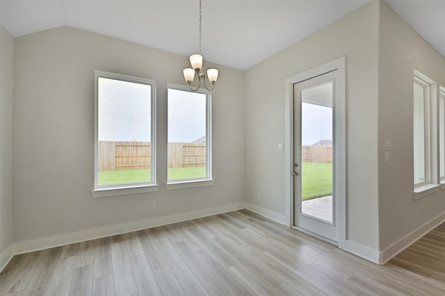 Spacious, unfurnished interior of a new home in Lago Mar, Texas City (Image 37).