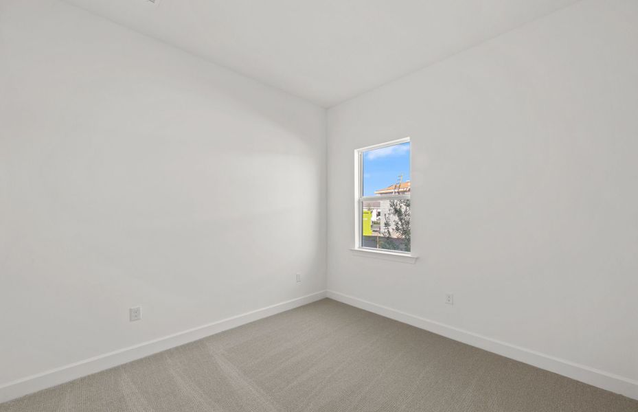 Spacious, unfurnished interior of a new home in TerraWalk at Babcock Ranch, Alva (Image 21).