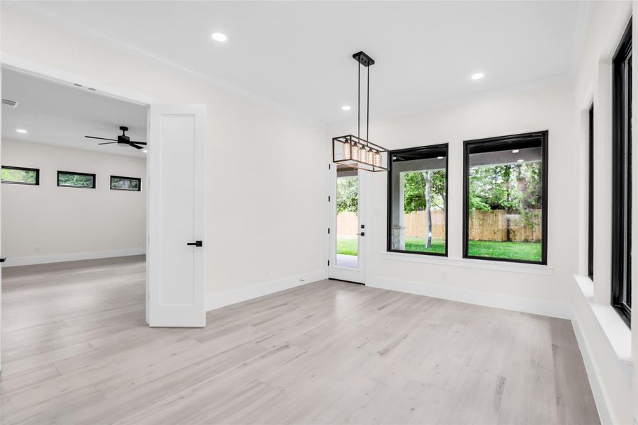 Spacious, unfurnished interior of a new home in , Tomball (Image 30).