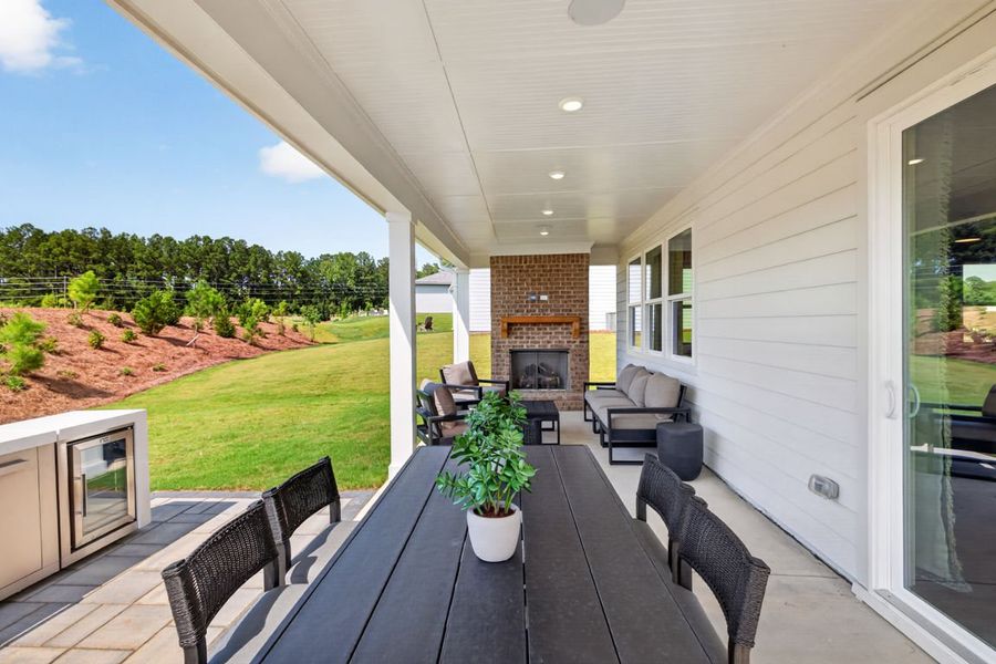 Representative exterior details of a home built from the Oakhurst by Pulte Homes in Everhour, Newnan (Image 33).