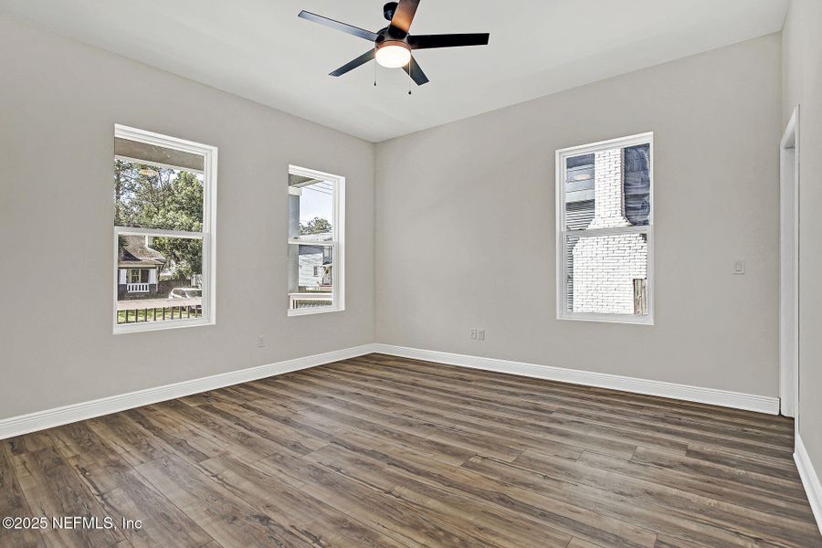 Spacious, unfurnished interior of a new home in , Jacksonville (Image 19).