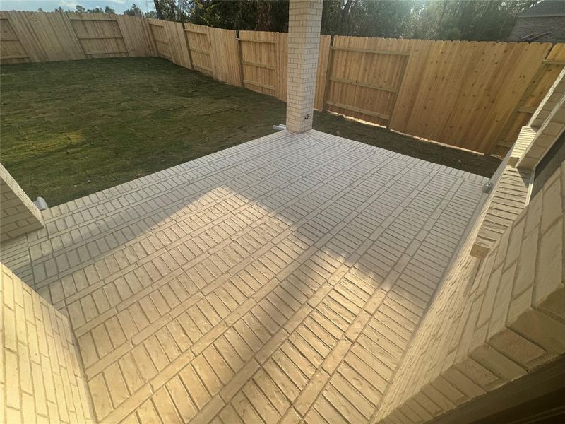 Exterior details and patio area of a home in Evergreen, Conroe (Image 3).