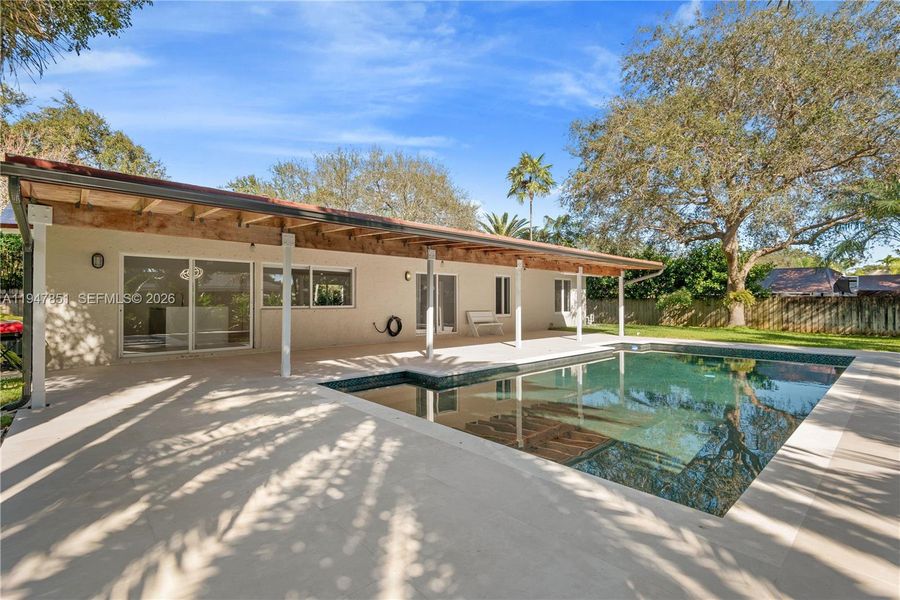 Exterior details and patio area of a home in , Palmetto Bay (Image 3).