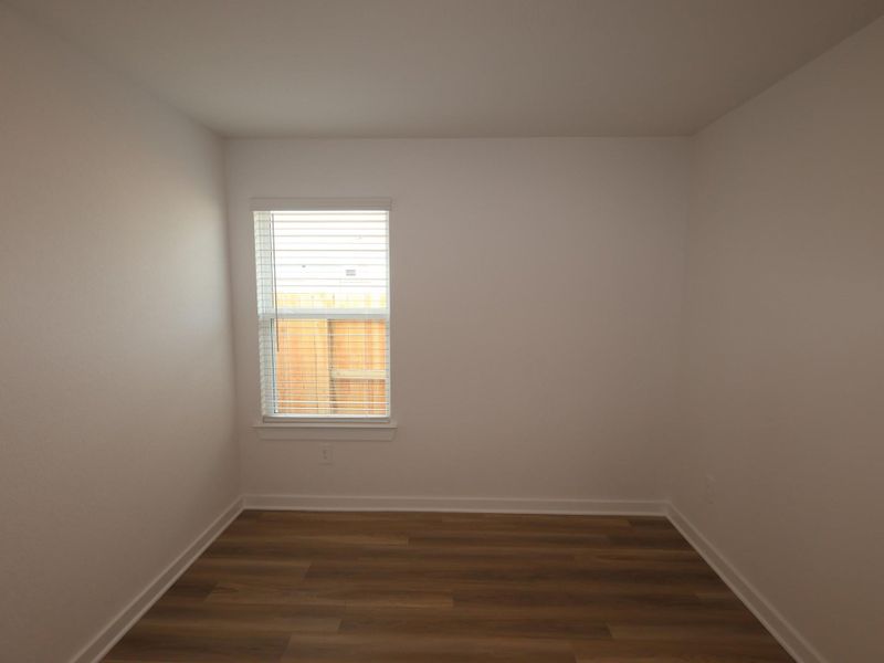 Spacious, unfurnished interior of a new home in Lone Star Landing, Montgomery (Image 24).
