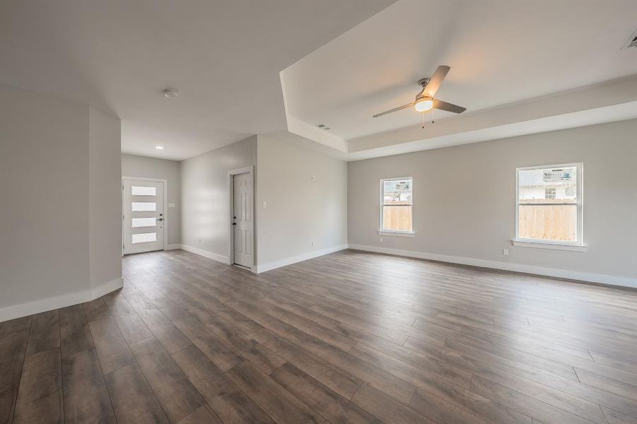 Spacious, unfurnished interior of a new home in , Greenville (Image 17).