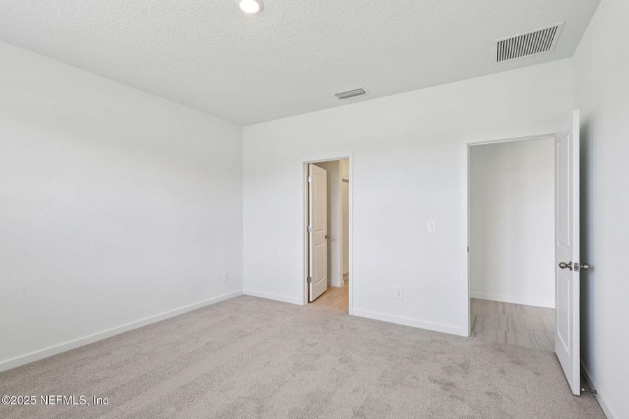Spacious, unfurnished interior of a new home in , Palm Coast (Image 27).