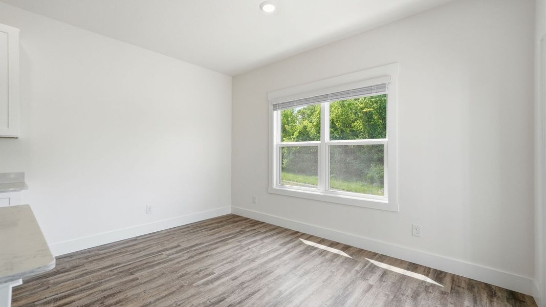 Spacious, unfurnished interior of a new home in Fieldcrest Acres, Blountville (Image 16).