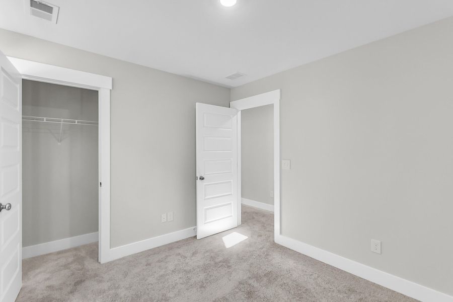 Spacious, unfurnished interior of a new home in , Summerville (Image 28).
