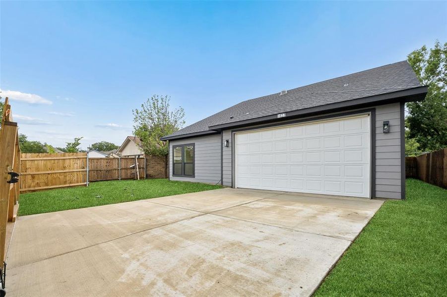 Exterior details and patio area of a home in , Mesquite (Image 4).