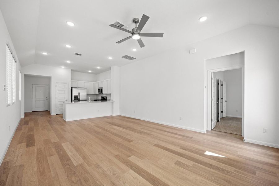 Spacious, unfurnished interior of a new home in Trinity Ranch, Elgin (Image 16). Spacious, unfurnished interior of a new home in Trinity Ranch, Elgin (Image 16).